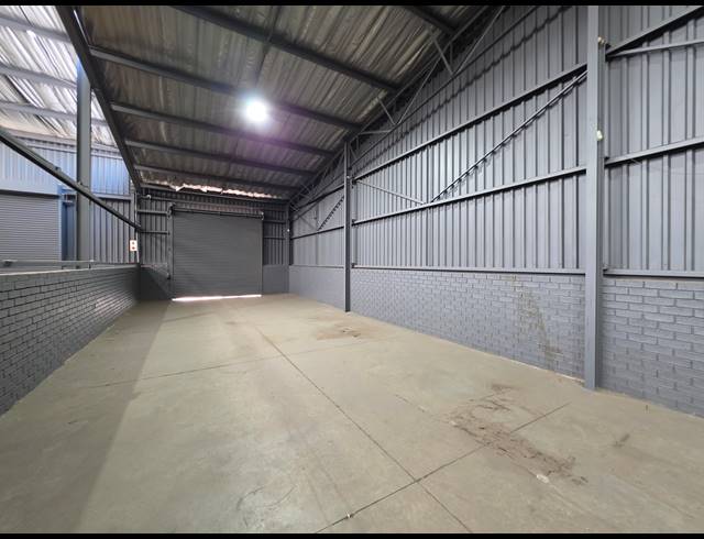 2,200M² WAREHOUSE TO LET IN WADEVILLE
